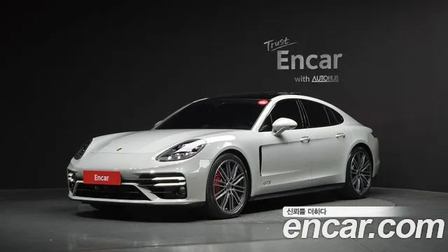 Porsche Panamera 2024