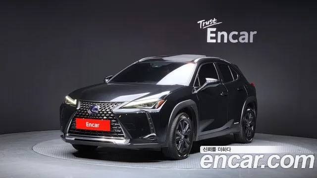 Lexus UX 2021