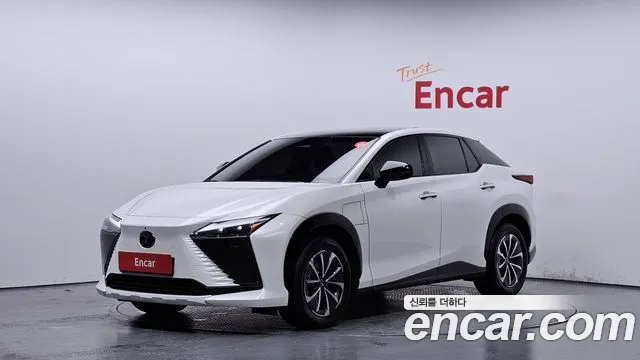 Lexus RZ 2023