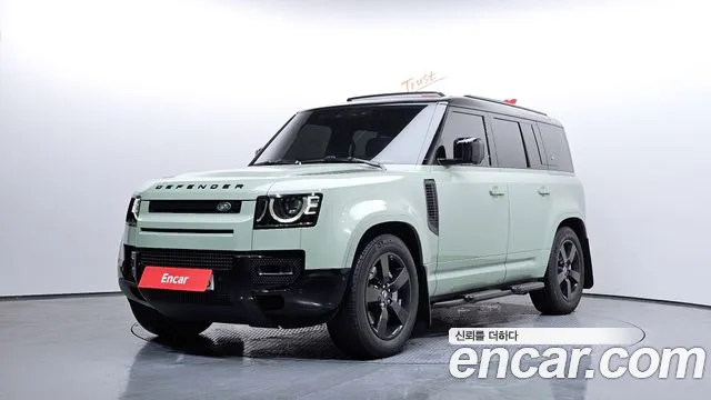 Land Rover Defender 2023