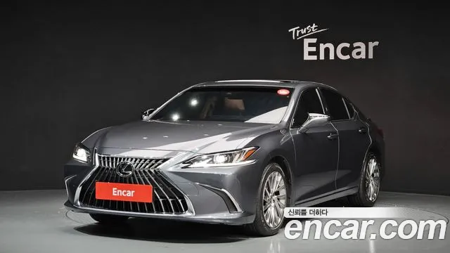 Lexus ES 2023