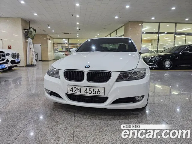 BMW 3-Series 2011