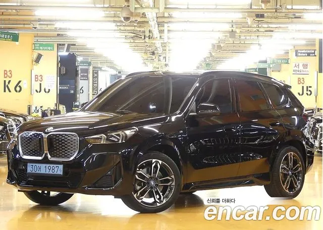 BMW iX1 2025