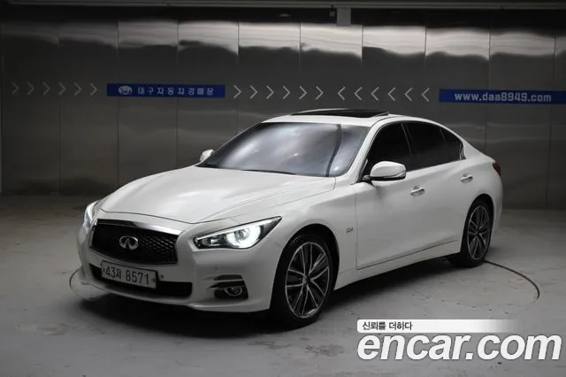 Infiniti Q50 2015