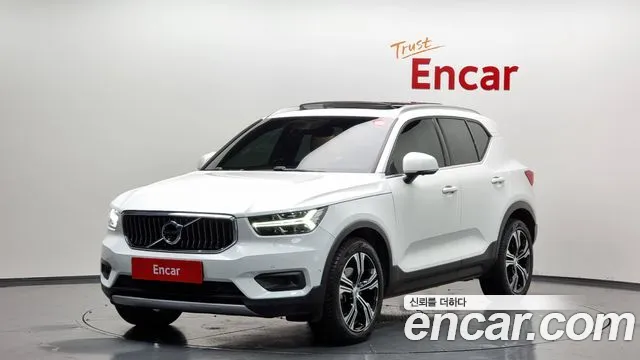 Volvo XC40 2021