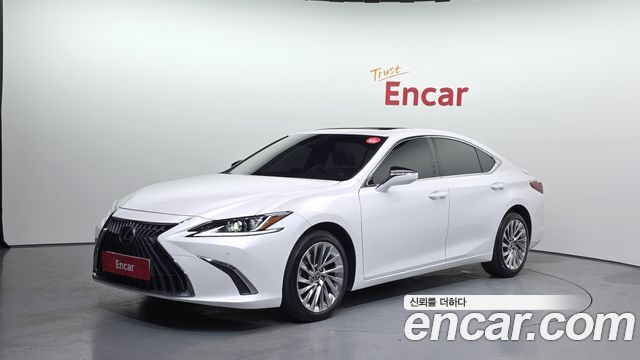 Lexus ES 2022