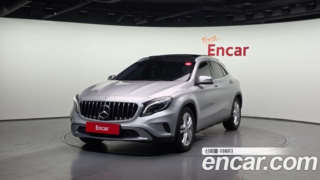Mercedes-Benz GLA-Class 2015