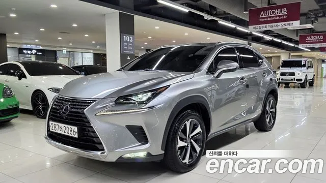 Lexus NX 2021