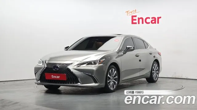 Lexus ES 2019
