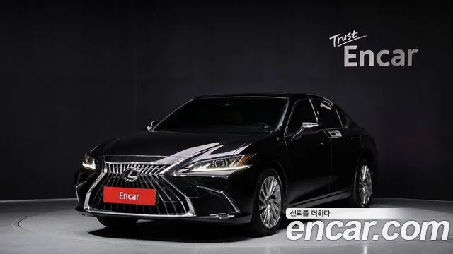 Lexus ES 2022