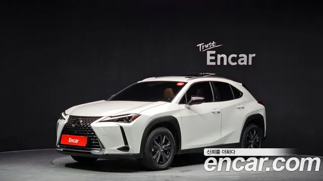 Lexus UX 2024