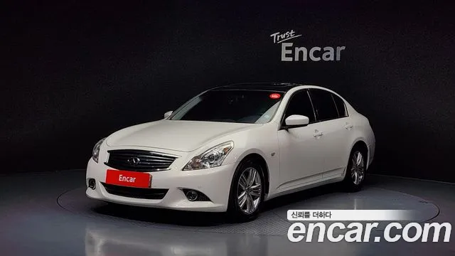 Infiniti G 2011