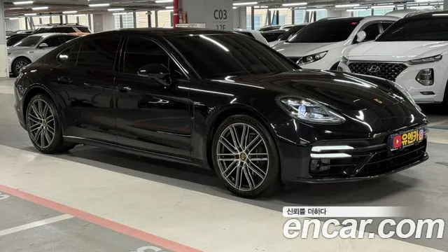 Porsche Panamera 2023