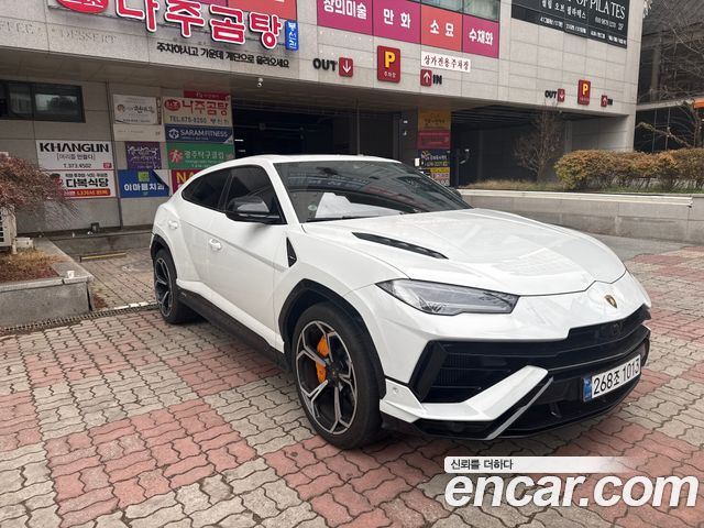 Lamborghini Urus 2024