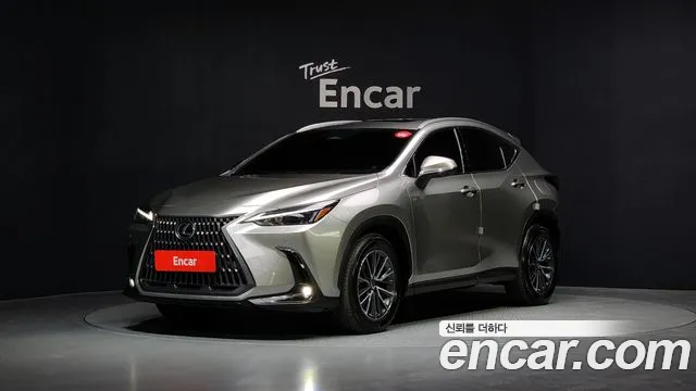 Lexus NX 2025