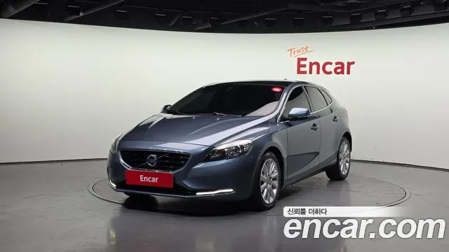 Volvo V40 2014