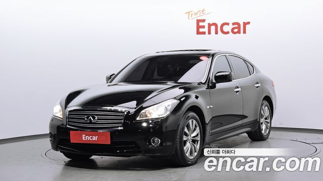 Infiniti M 2013