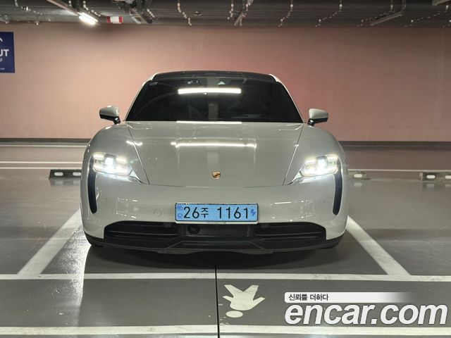 Porsche Taycan 2023