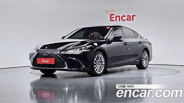Lexus ES 2020