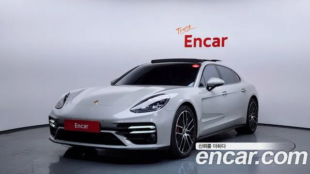Porsche Panamera 2022