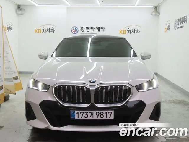 BMW 5-Series 2024