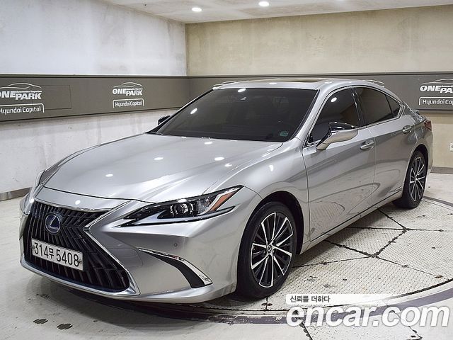 Lexus ES 2022