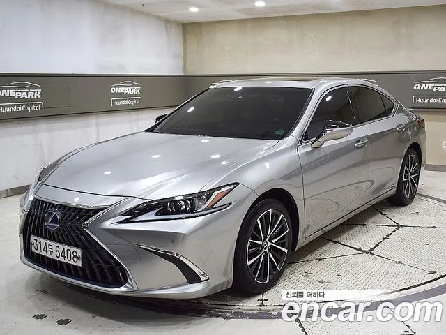 Lexus ES 2022