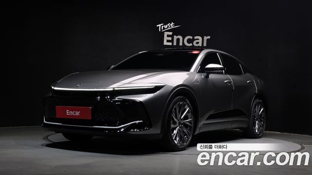 Toyota Crown 2023