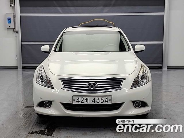Infiniti G 2011