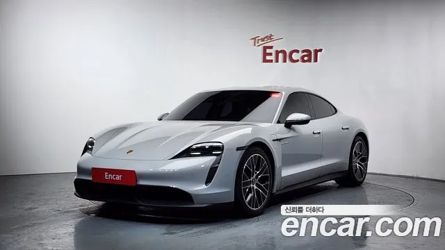 Porsche Taycan 2022