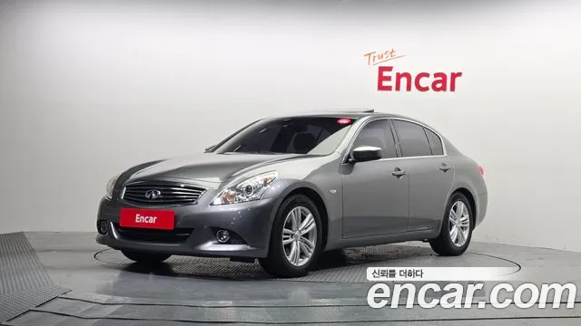Infiniti G 2011