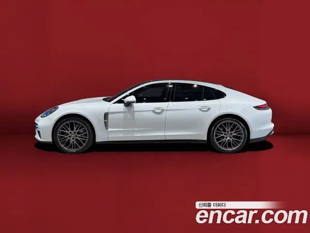 Porsche Panamera 2022