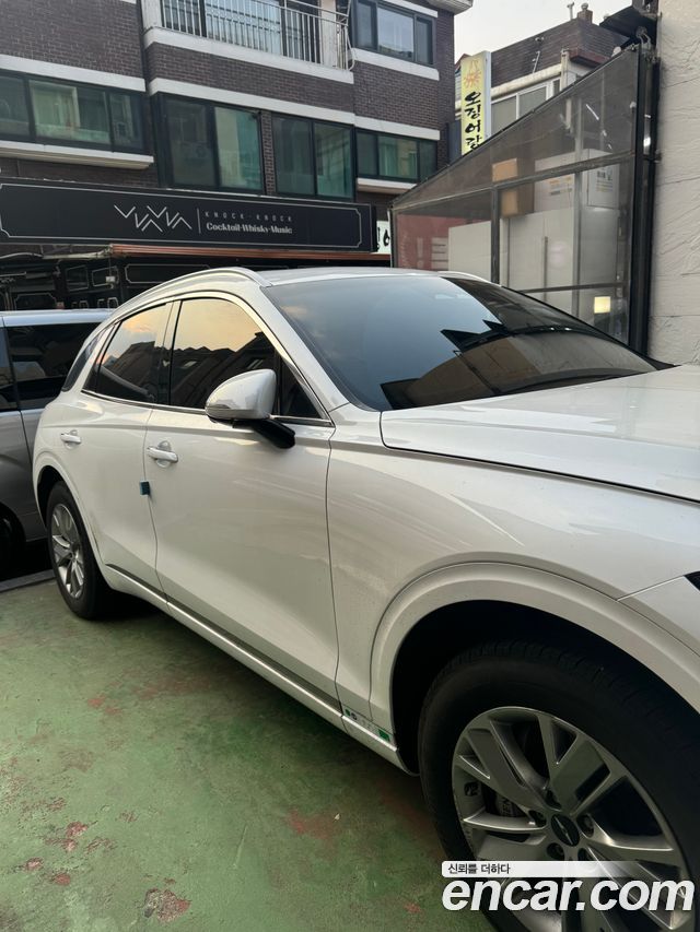Genesis GV70 2025