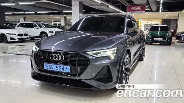 Audi e-tron 2022