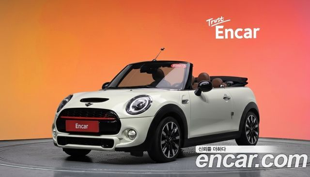 MINI Cooper Convertible 2018
