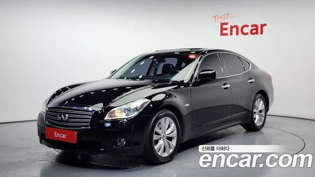 Infiniti M 2010