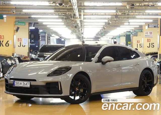 Porsche Panamera 2025