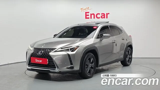 Lexus UX 2021
