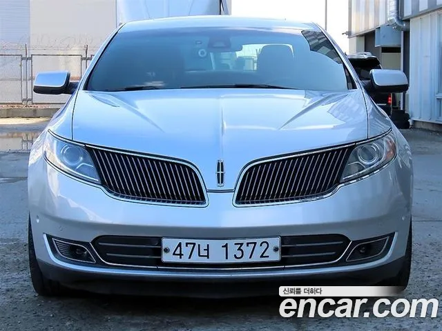 Lincoln MKS 2014