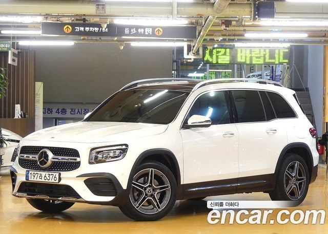 Mercedes-Benz GLB-Class 2023