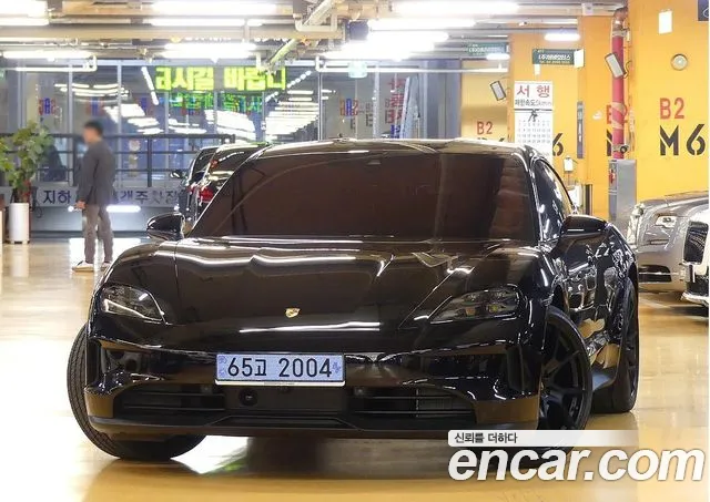 Porsche Taycan 2025