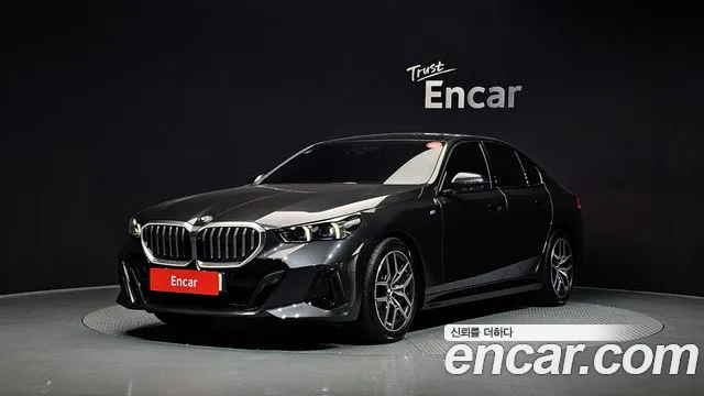 BMW 5-Series 2024