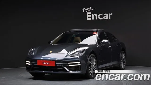 Porsche Panamera 2021