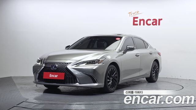 Lexus ES 2019