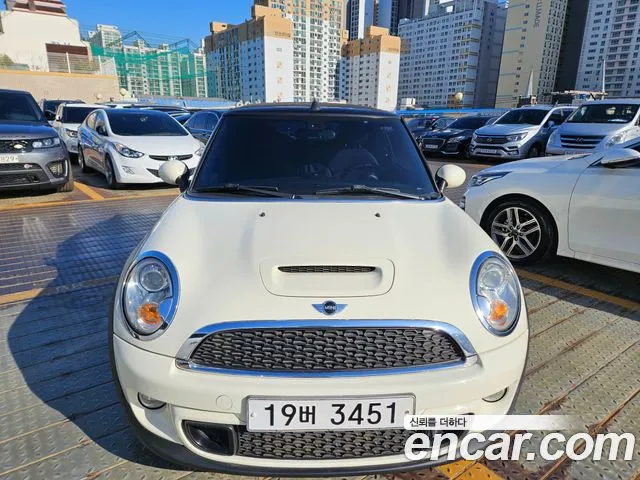 MINI Cooper Convertible 2011