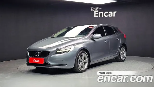 Volvo V40 2018