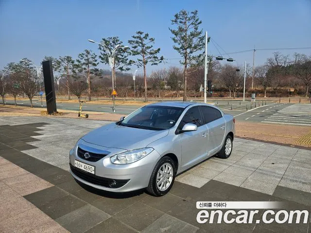 Renault SM3 2011