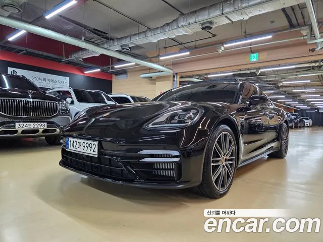 Porsche Panamera 2023