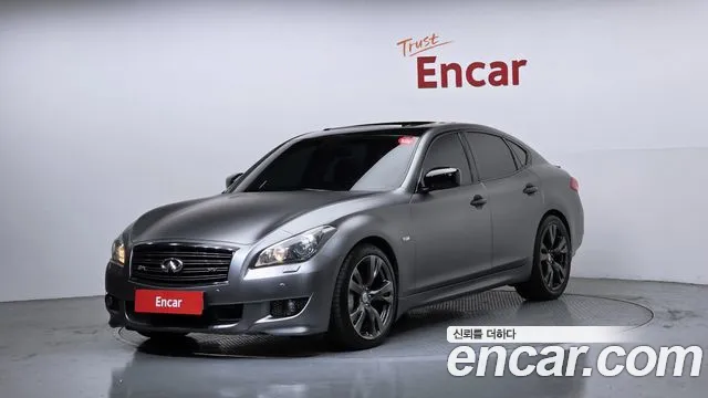 Infiniti M 2011