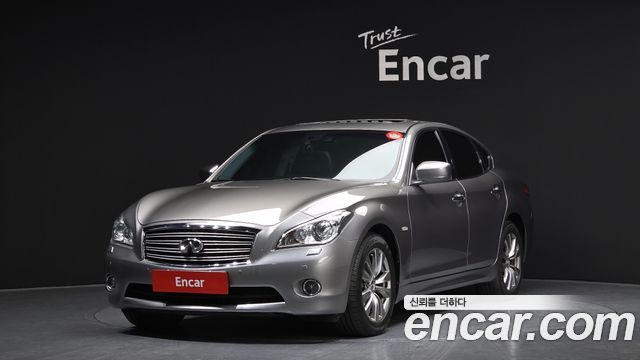 Infiniti M 2013